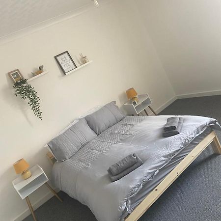 Cheerful 2 Bedroom House Hindley Exterior photo