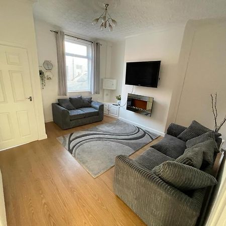 Cheerful 2 Bedroom House Hindley Exterior photo