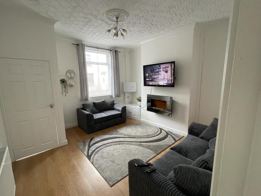 Cheerful 2 Bedroom House Hindley Exterior photo