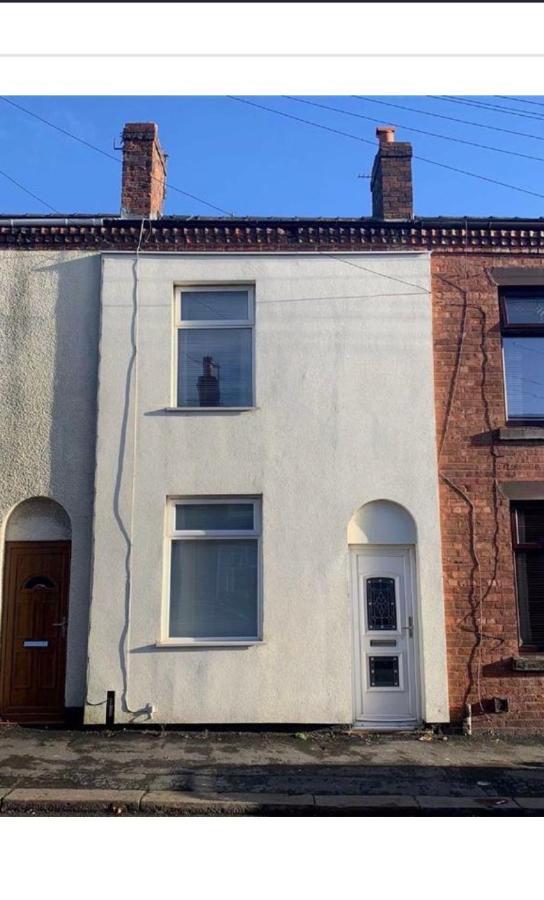 Cheerful 2 Bedroom House Hindley Exterior photo